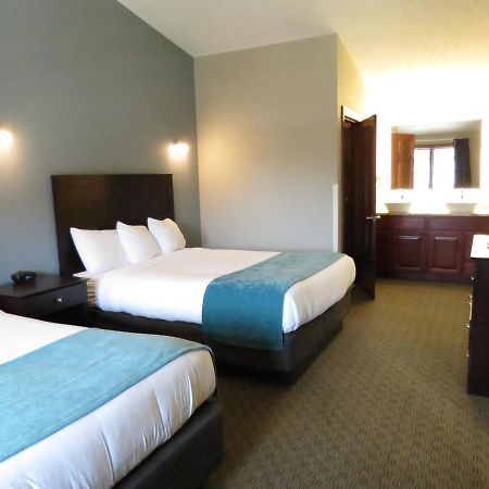 Edgewater Hotel And Suites Put-in-Bay Exteriör bild
