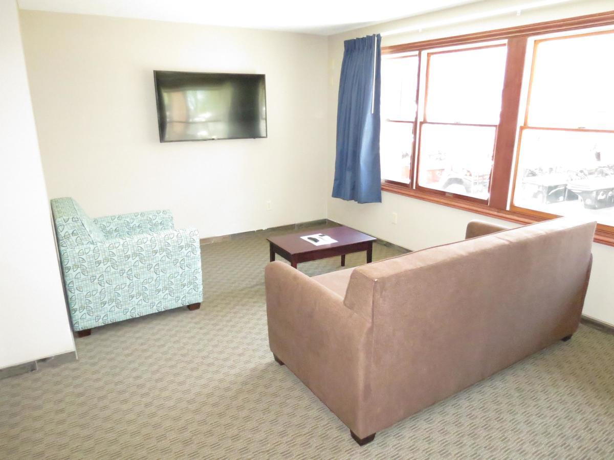 Edgewater Hotel And Suites Put-in-Bay Exteriör bild